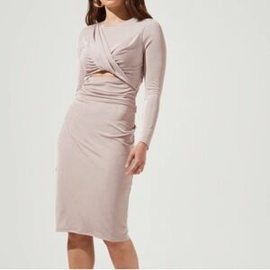 Astr Long Sleeve Dress in Soft Mauve